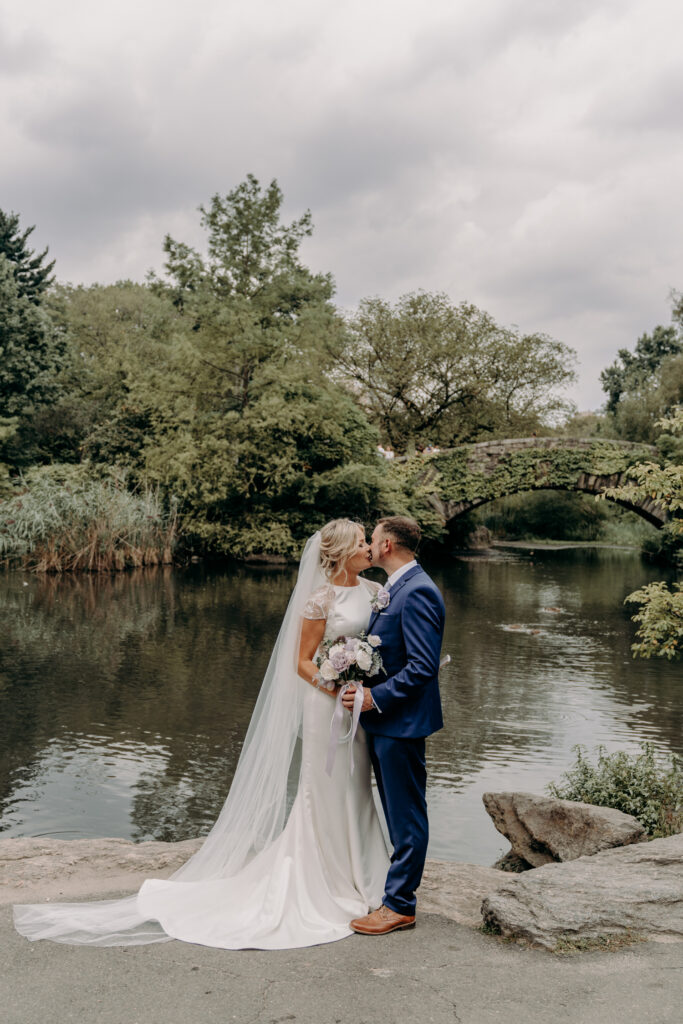 Couple get married under Gapstow Bridge