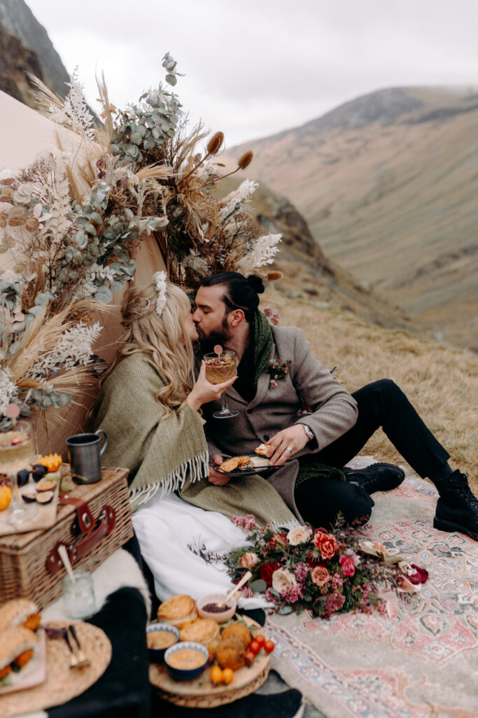 elopement wedding picnic in the lake district