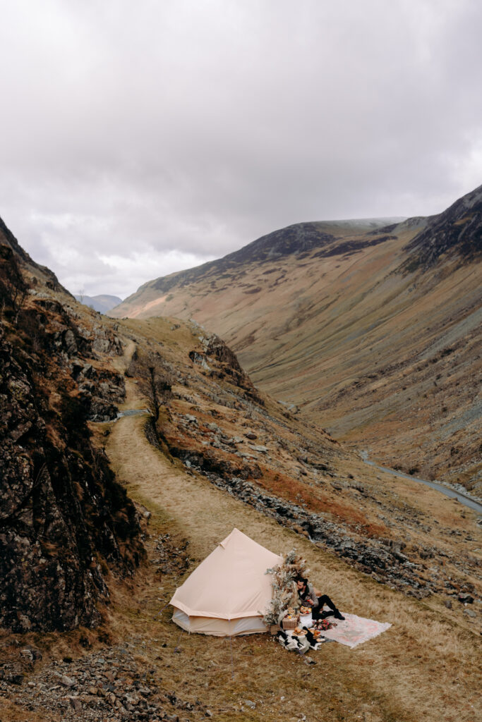 elopement wedding picnic in the lake district