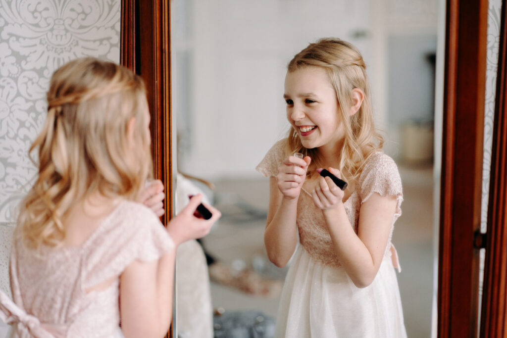natural, candid wedding photography at christmas winter wedding at norwood park