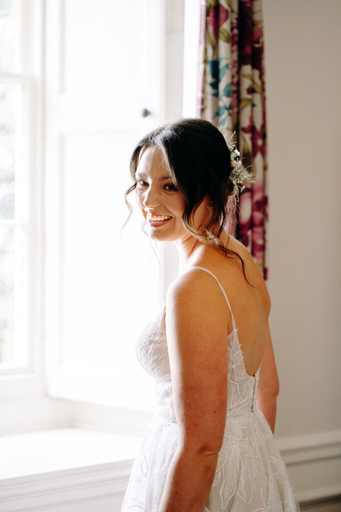natural bridal prep photography