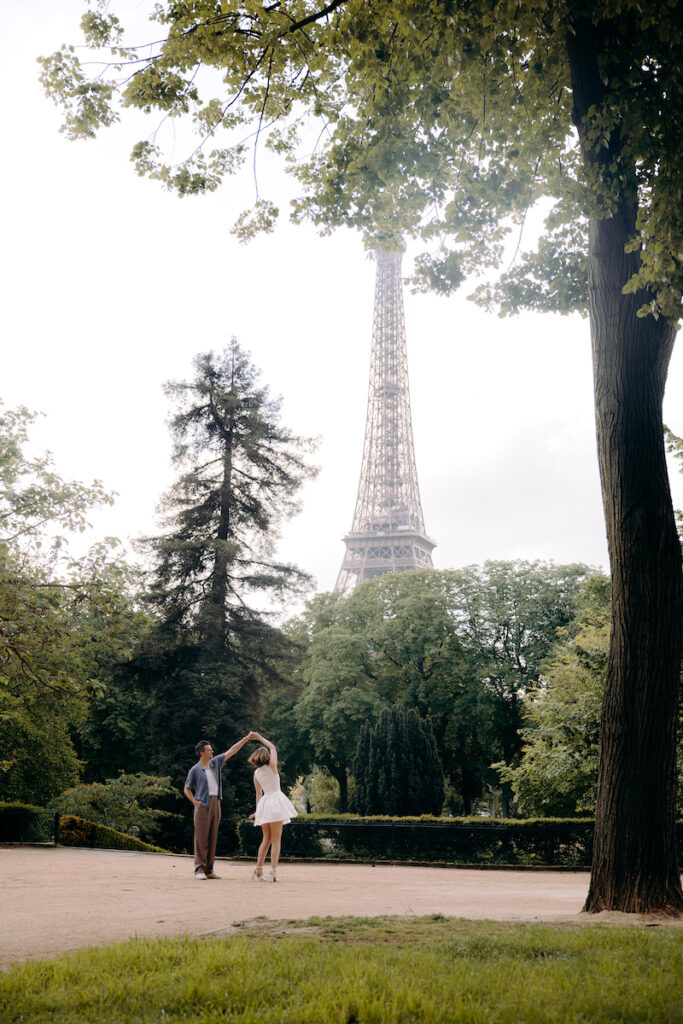 paris pre-wedding photoshoot photographer