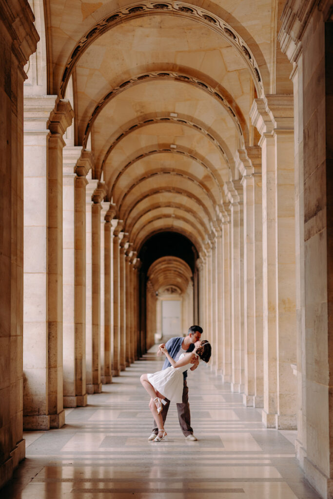 Louvre pre-wedding photoshoot in Paris