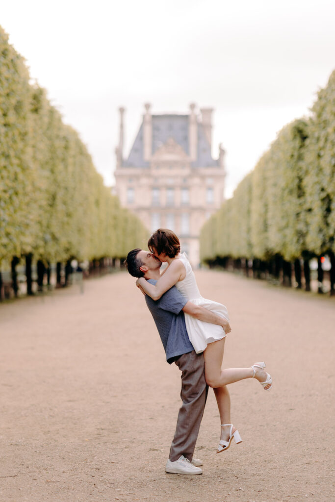 Tuileries Garden pre-wedding photoshoot in Paris