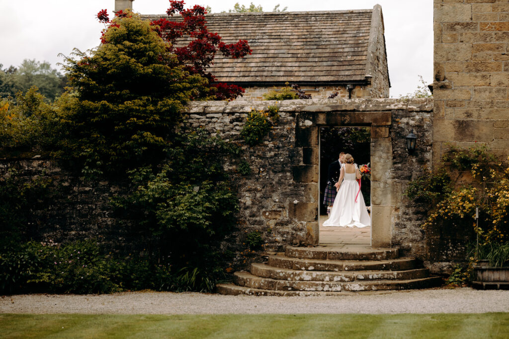 natural wedding photographer in the peak district, at eyam hall weddings