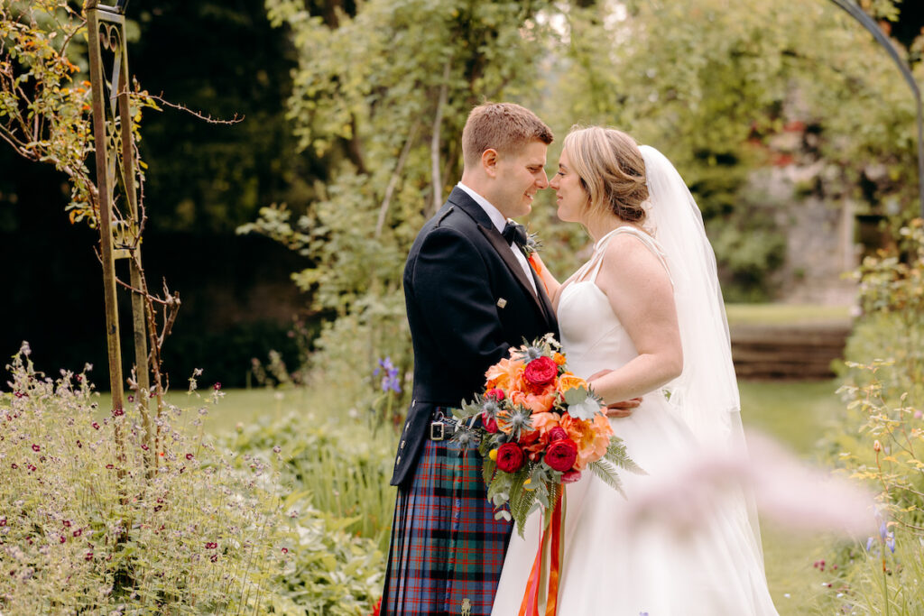 natural wedding photographer in the peak district, at eyam hall weddings