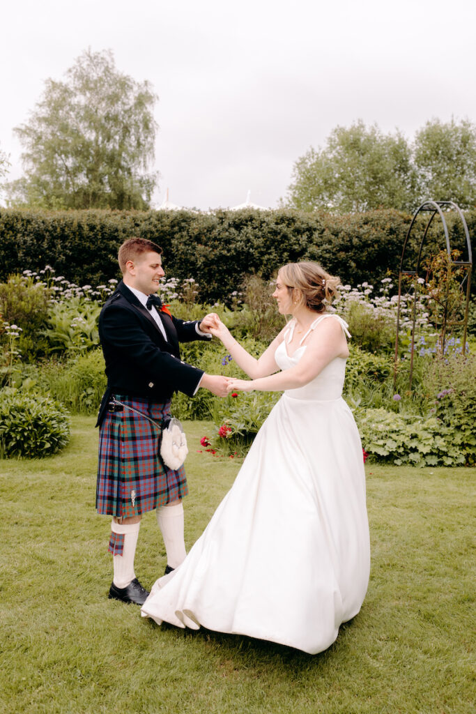 natural wedding photographer in the peak district, at eyam hall weddings