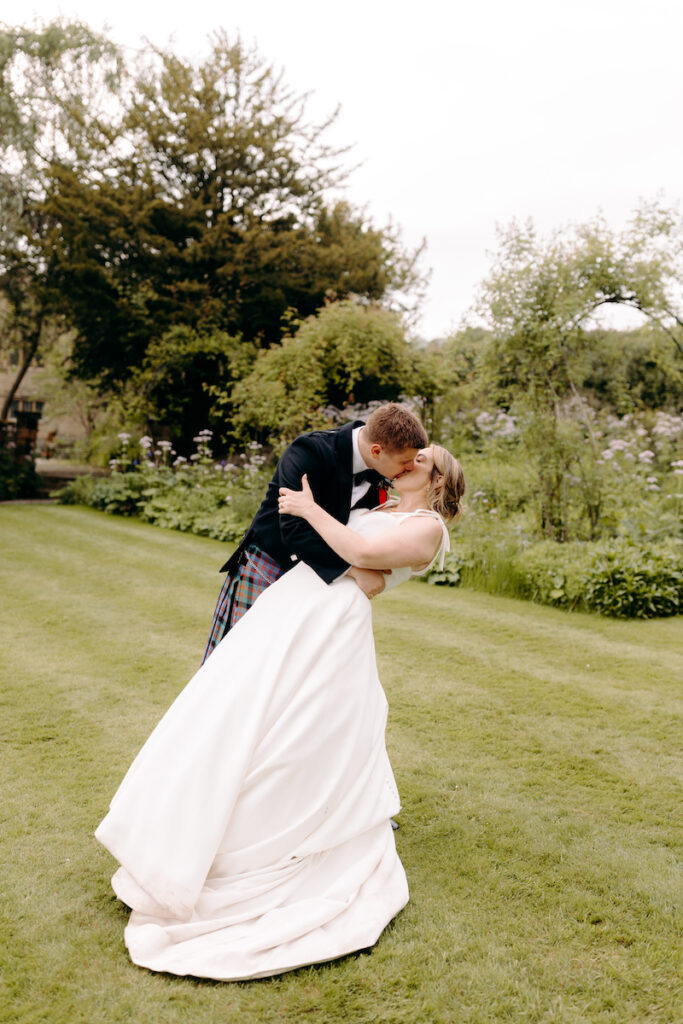 natural wedding photographer in the peak district, at eyam hall weddings