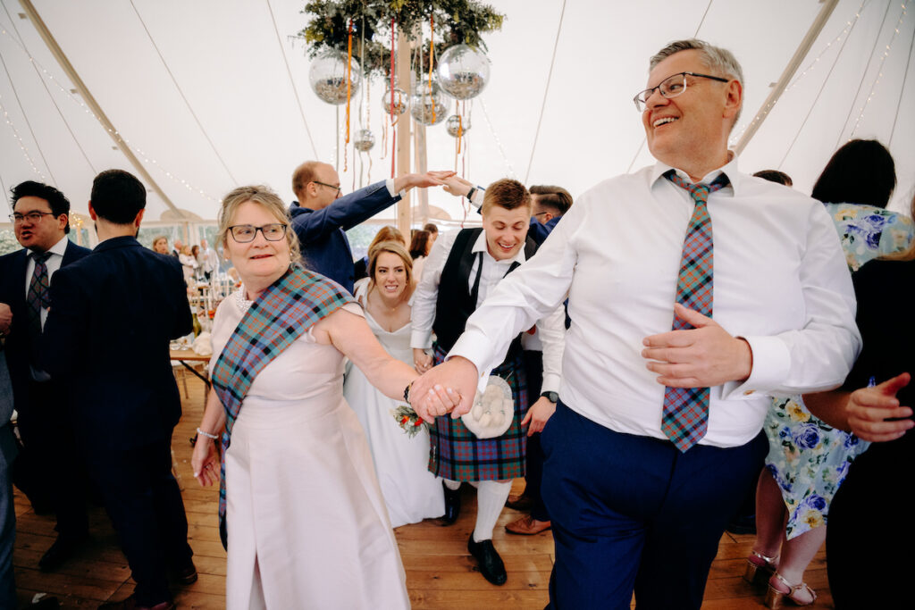 scottish ceilidh at a peak district wedding, fun wedding photographer