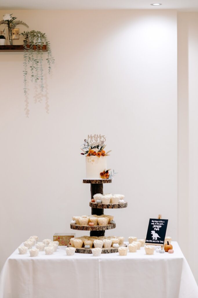 autumnal wedding at derbyshire wedding venue, white hart inn