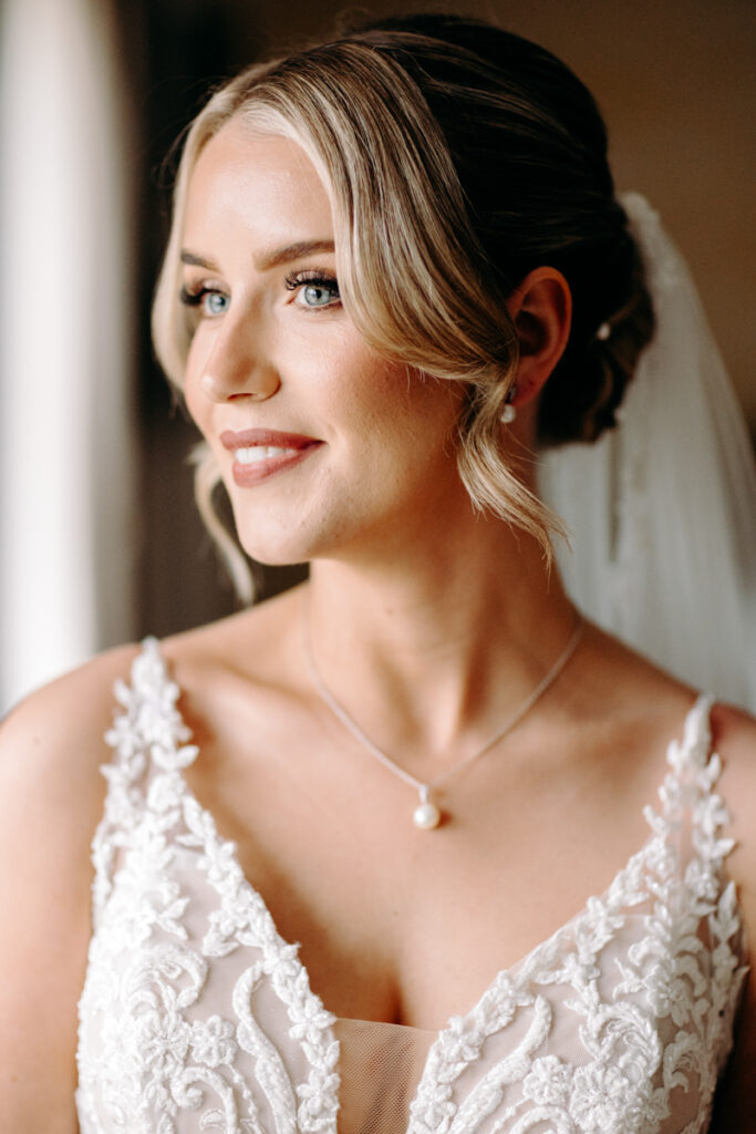 bridal prep at the white hart inn in derbyshire