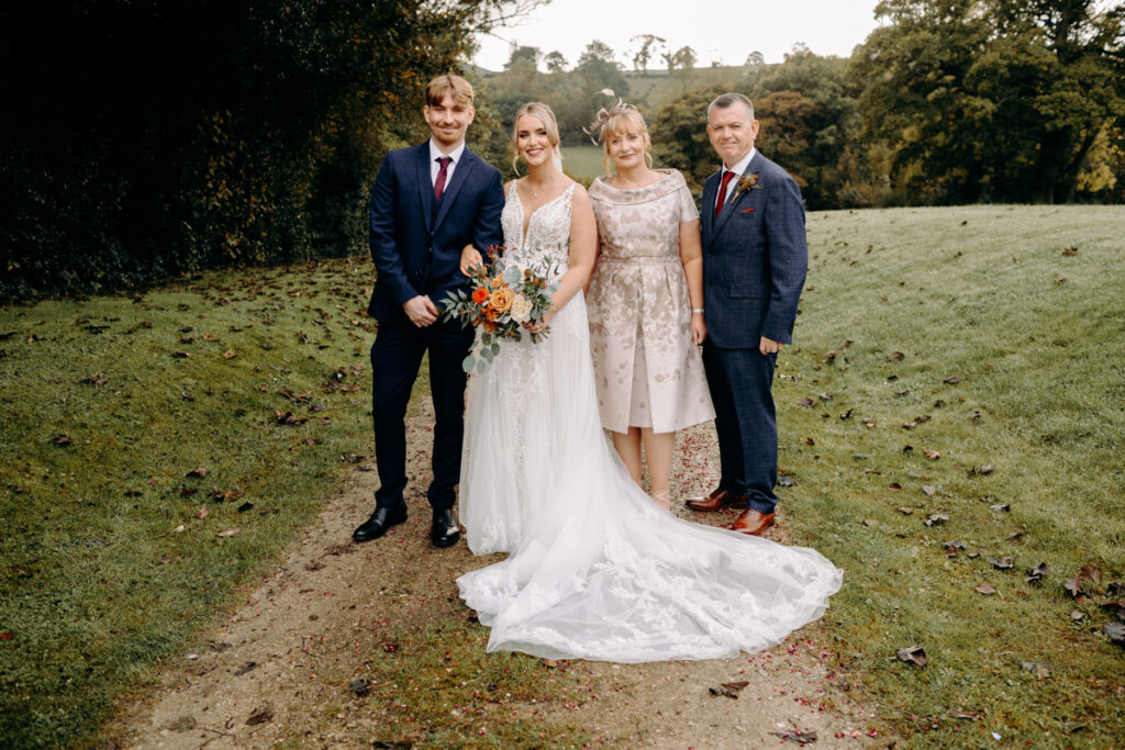 autumn wedding photography at the white hart inn in derbyshire
