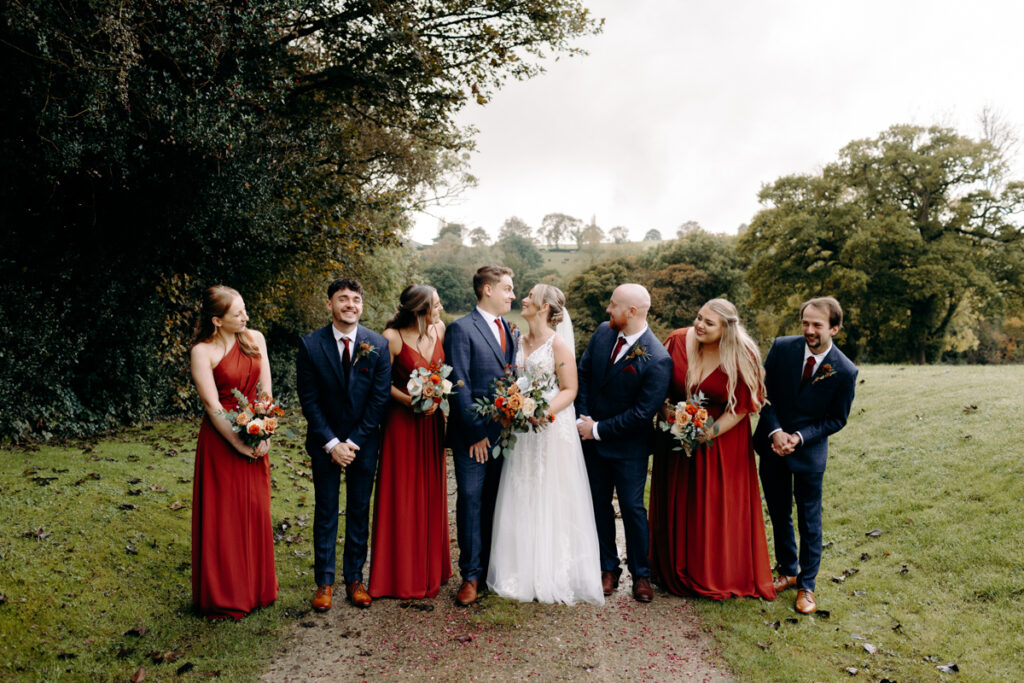 autumn wedding photography at the white hart inn in derbyshire