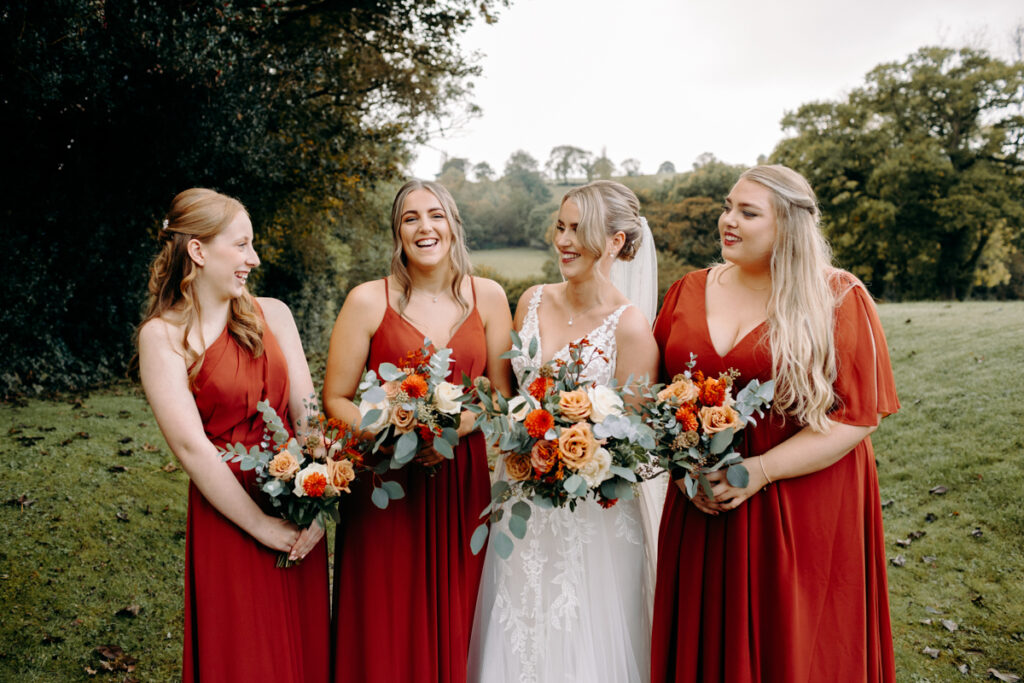 autumn wedding photography at the white hart inn in derbyshire