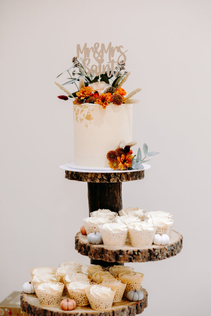 autumnal wedding at derbyshire wedding venue, white hart inn