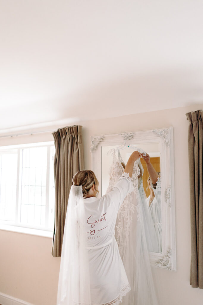 bridal prep at the white hart inn in derbyshire