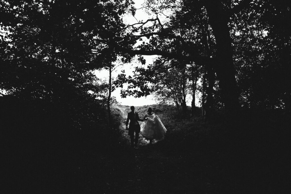 natural wedding portaits at ashover rock, peak district