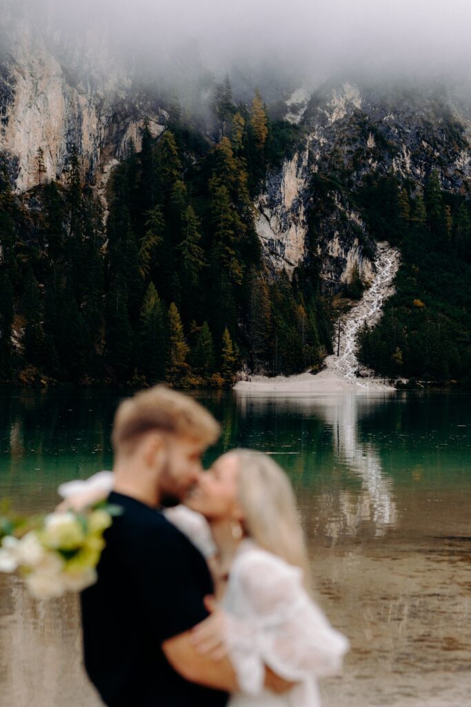 lago di Braies elopement photography