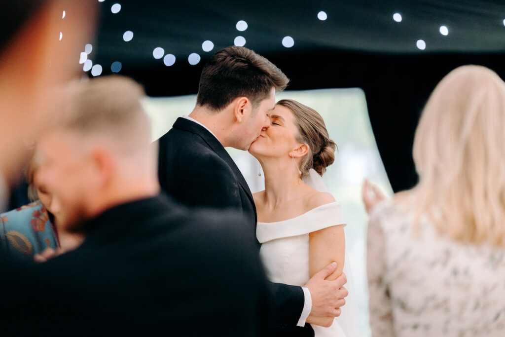 natural wedding photography at oakhill cromford, matlock wedding venue