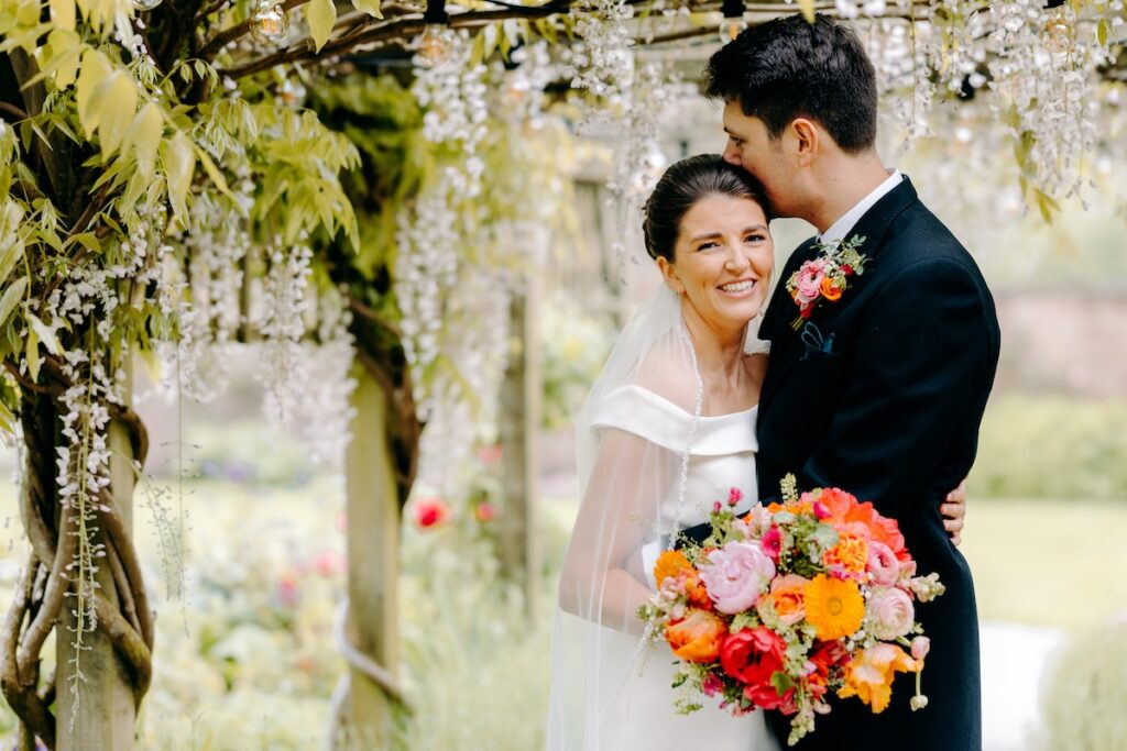 natural wedding photography at oakhill cromford, matlock wedding venue